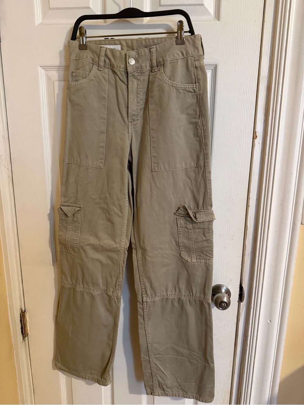 Zara Women's Cargo Pants in Khaki Green